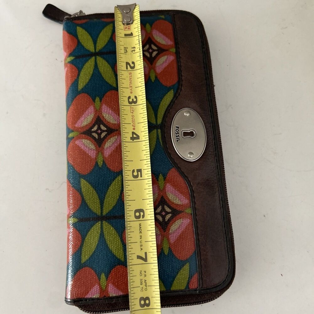 Fossil multi-Color Key-Per Wallet Clutch Key-Per - Picture 7 of 10